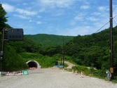 積入山トンネルの田島側